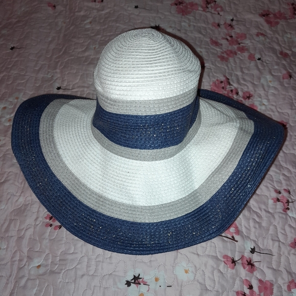 Sun Hat - Picture 3 of 4
